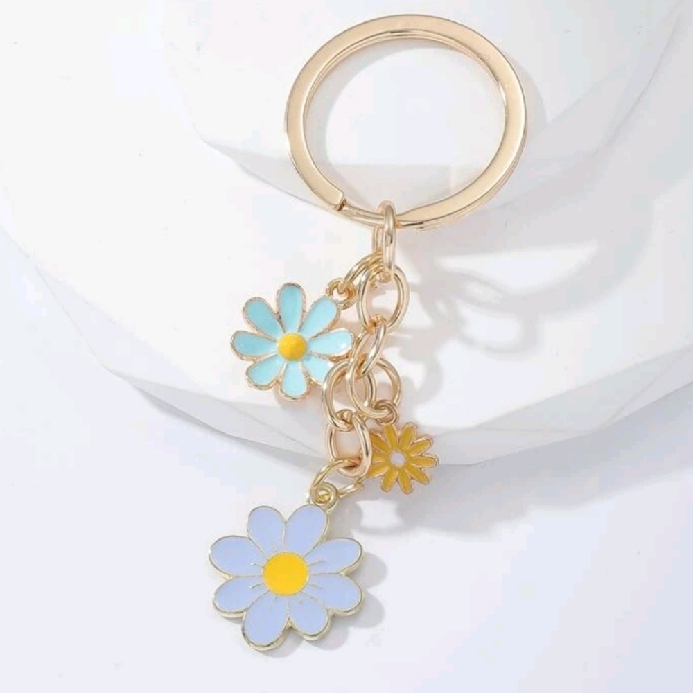 🌼 Adorable Daisy Keychain